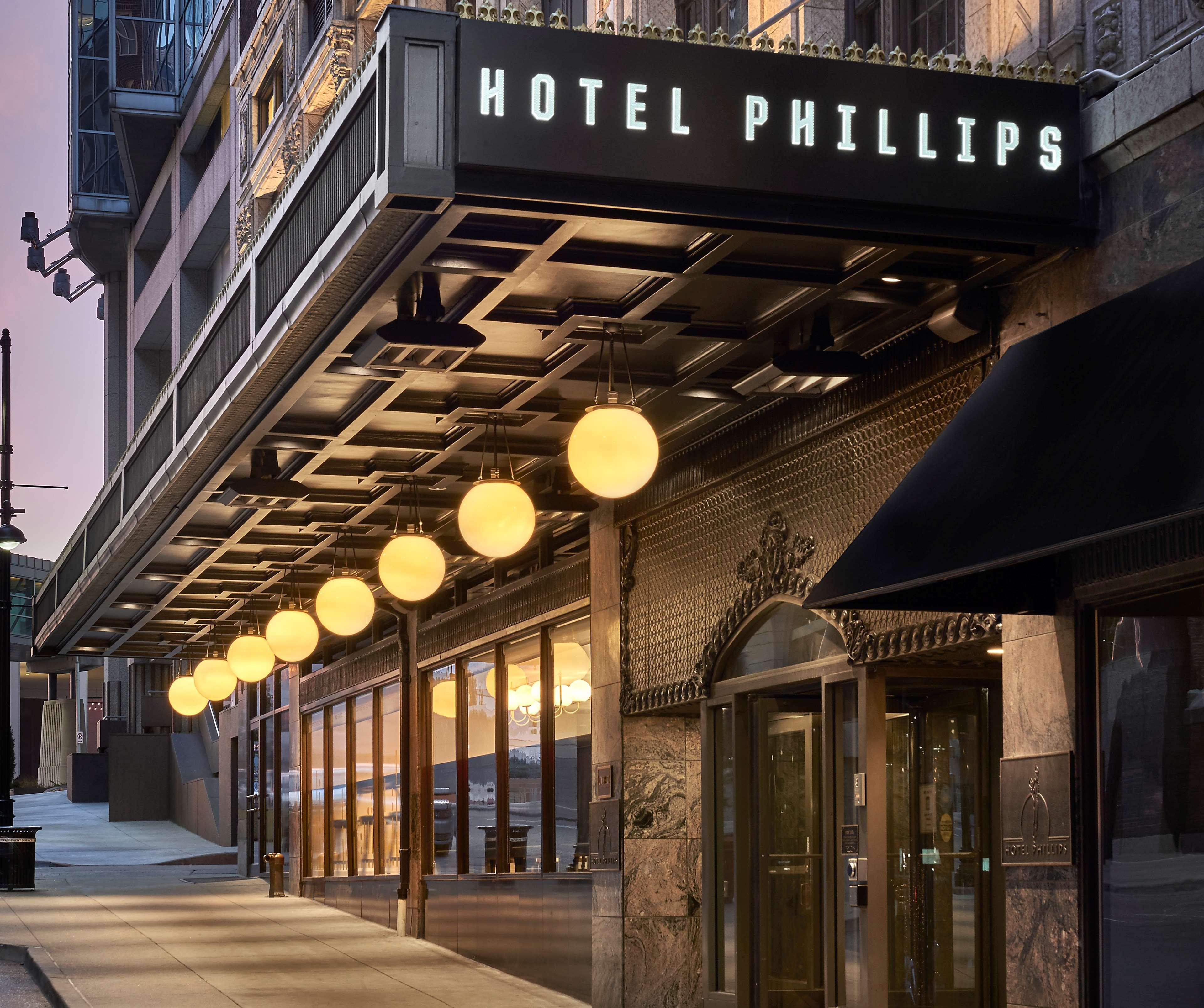 Hotel Phillips Kansas City, Curio Collection By Hilton Exterior photo